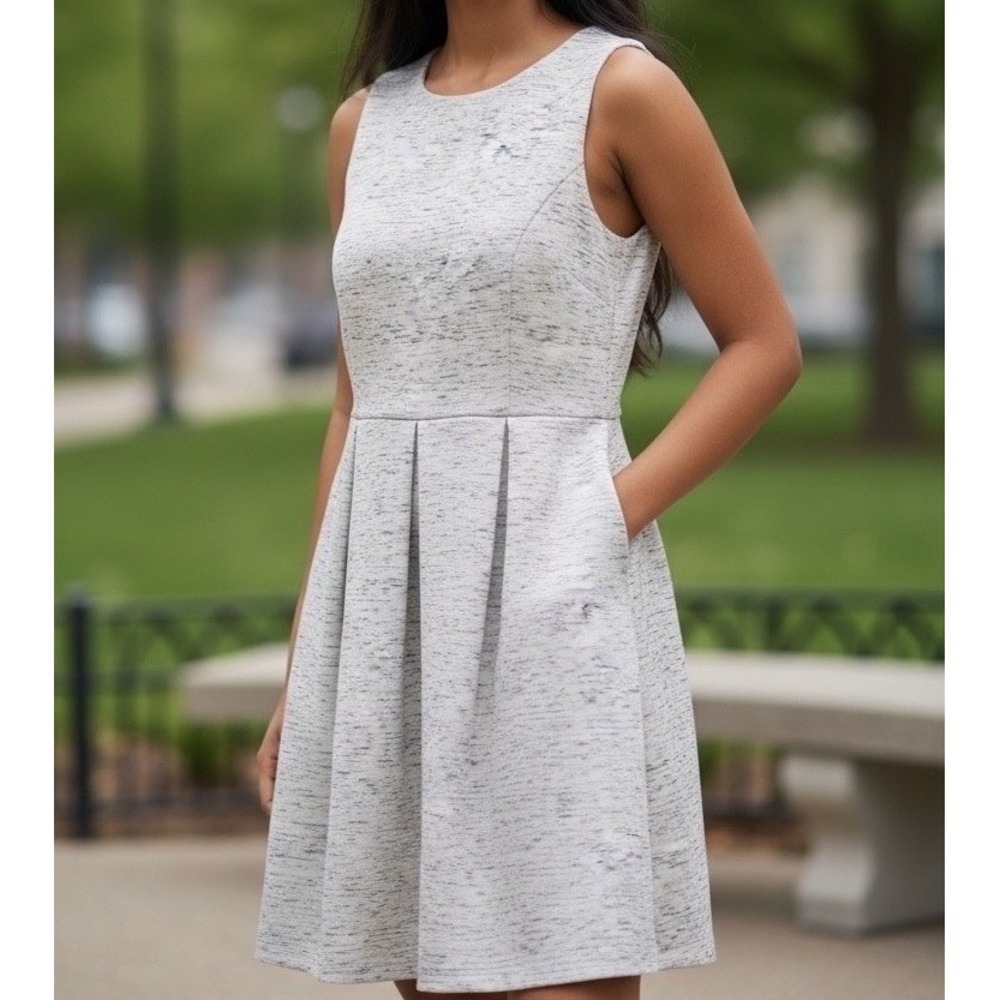 Hollister Women/Juniors Sleeveless Fit & Flare Peephole Back Dress Vacation Med